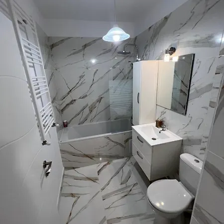 Central Riverfront Apartament *